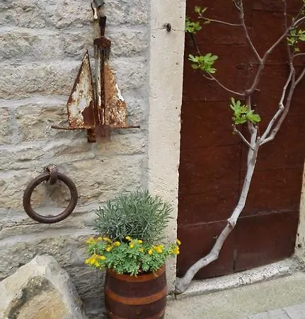 Guest house Ivan Skradin