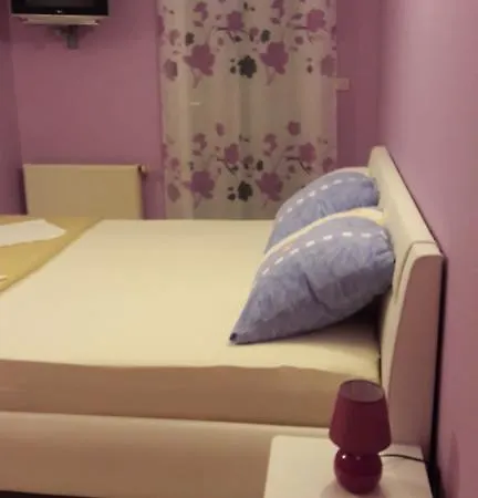 招待所 Ivan 斯克拉丁