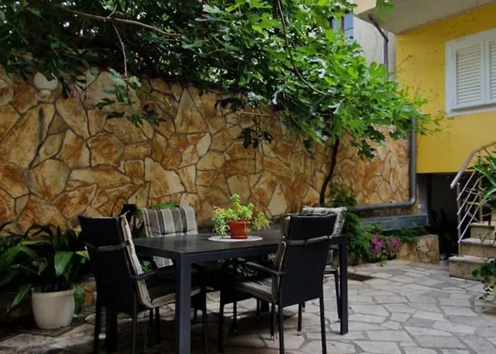 Ivan ゲストハウス 3*