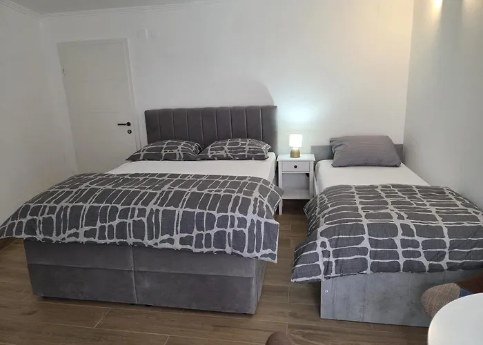 ゲストハウス Ivan スクラーディン